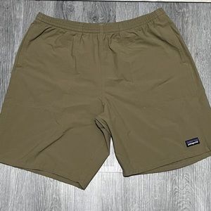 Patagonia Men's Baggies Khaki 6 inch inseam no liner